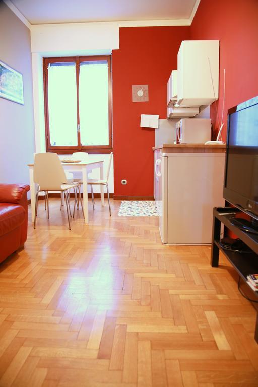 Bilocale Indipendente Apartment มิลาน ห้อง รูปภาพ