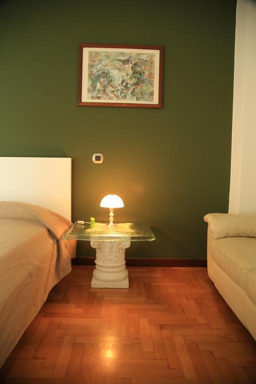 Bilocale Indipendente Apartment มิลาน ห้อง รูปภาพ
